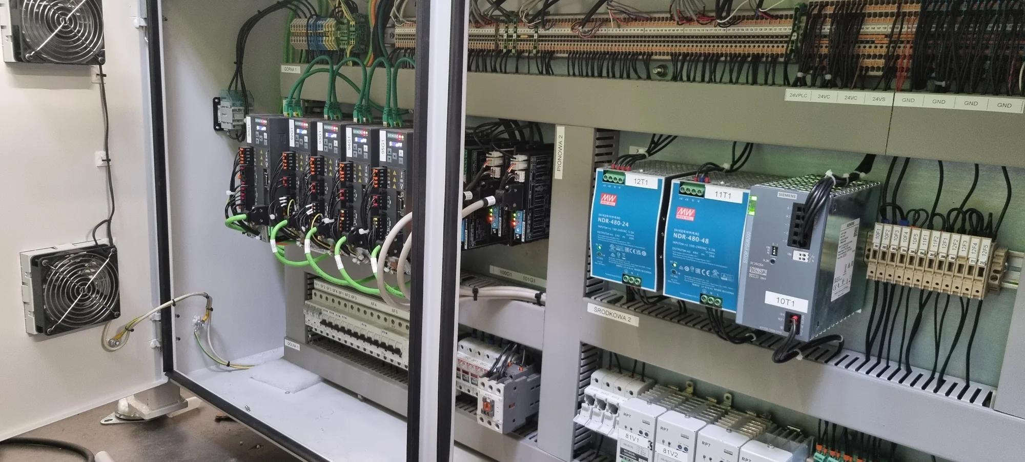 Automatyka i szafa sterownicza — AMR Controls